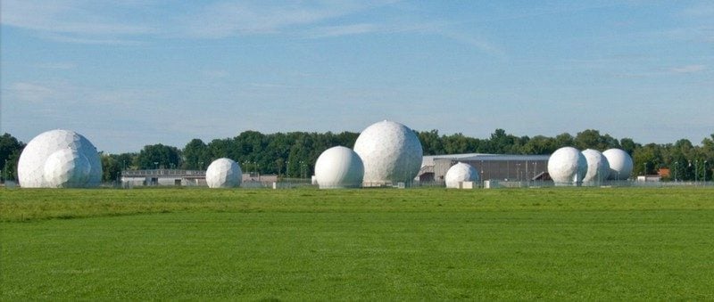 Les radômes de Bad Aibling, au service de la NSA.