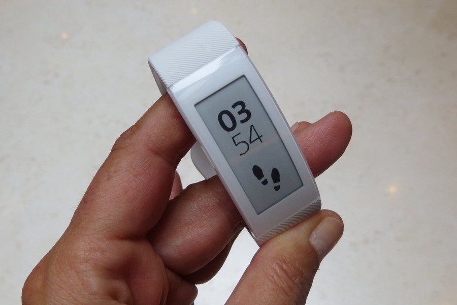 Sony SmartBand Talk, un écran e-ink