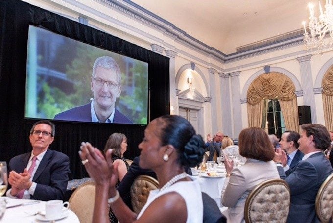 Tim Cook au diner de l'EPIC.