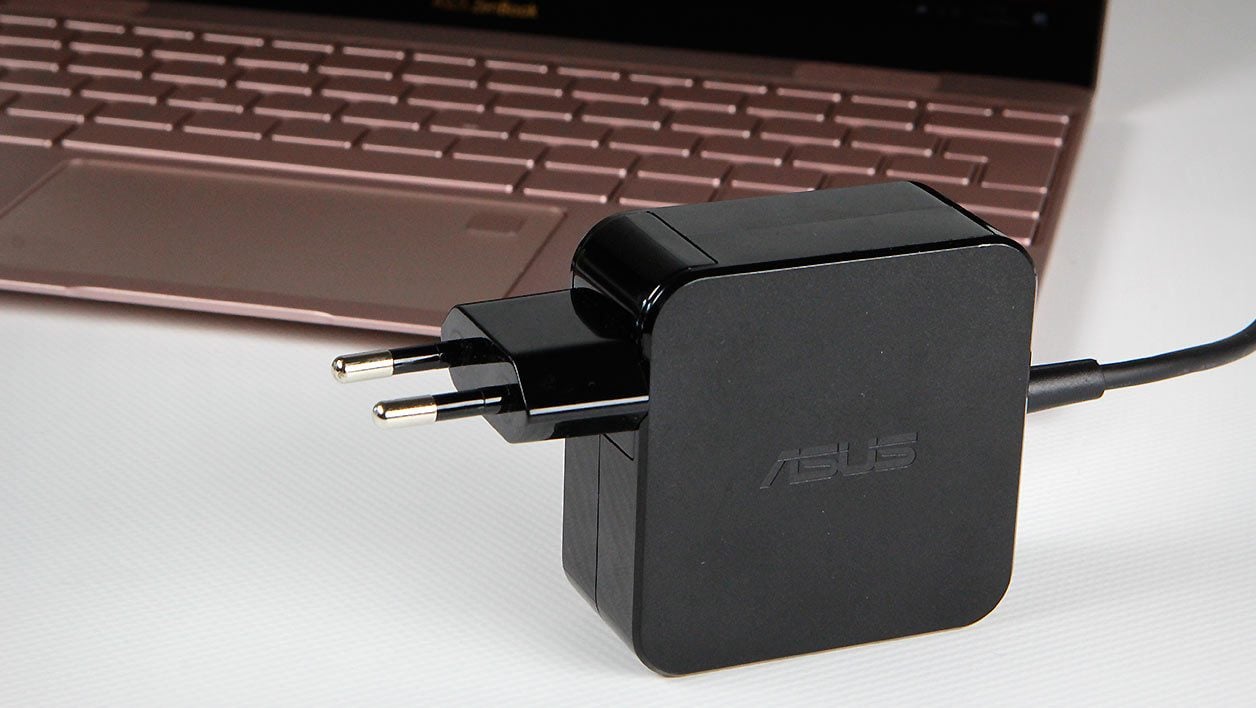 Asus Zenbook 3 UX390UA