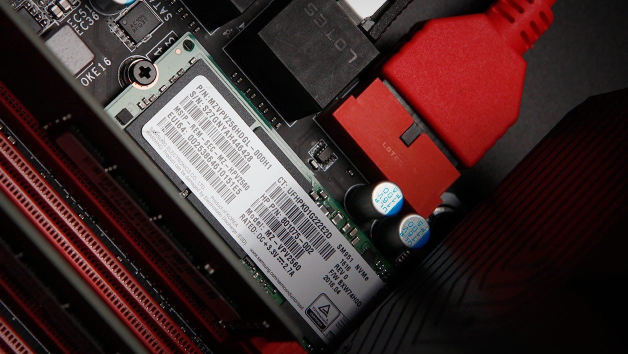 HP Omen X 900