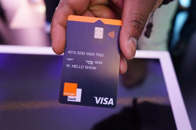 La carte bancaire est verticale.