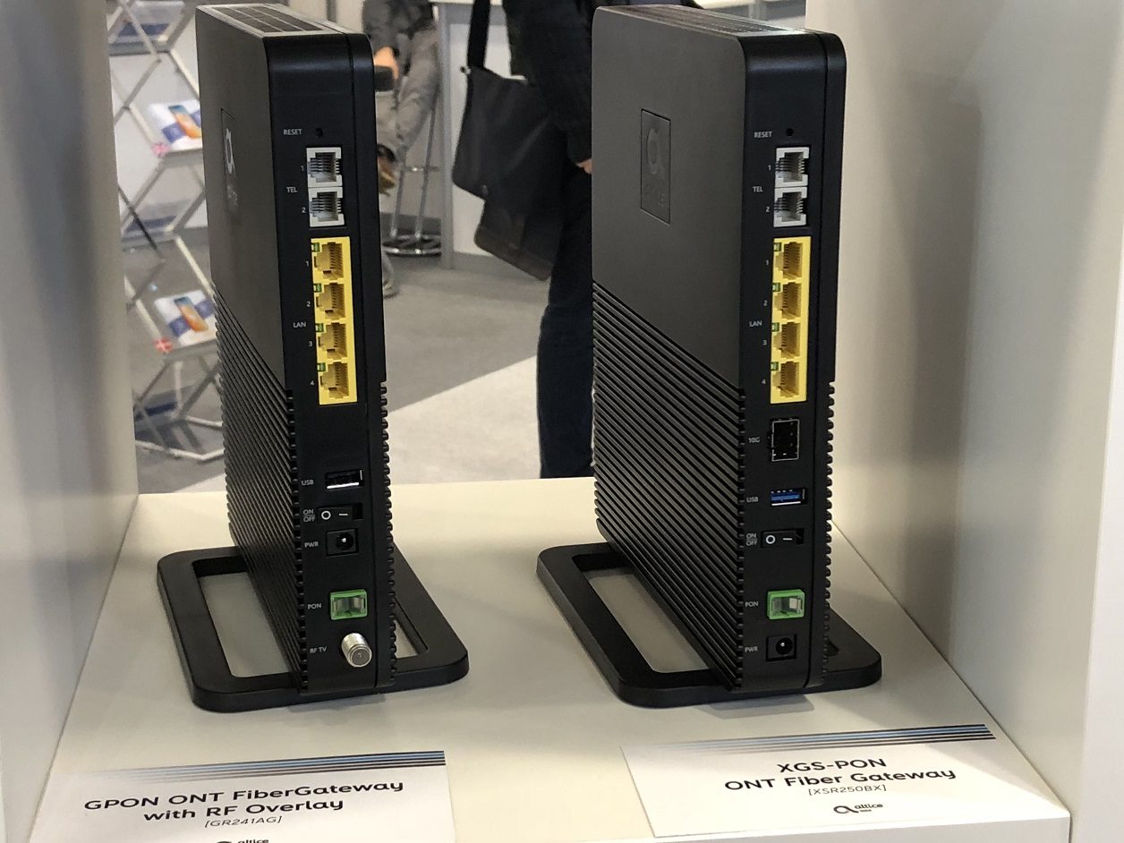 Les box Internet 10 Gbit/s d'Altice Labs.