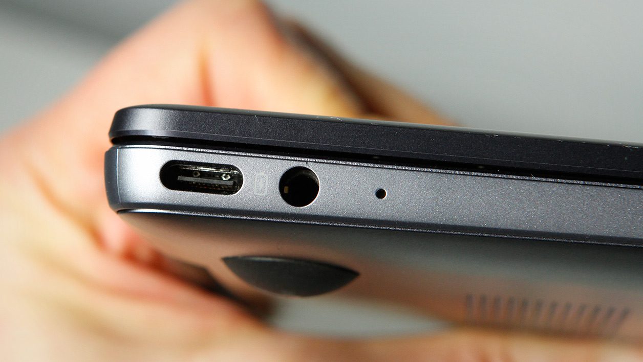 Huawei-MateBook-13-usbalim.jpg