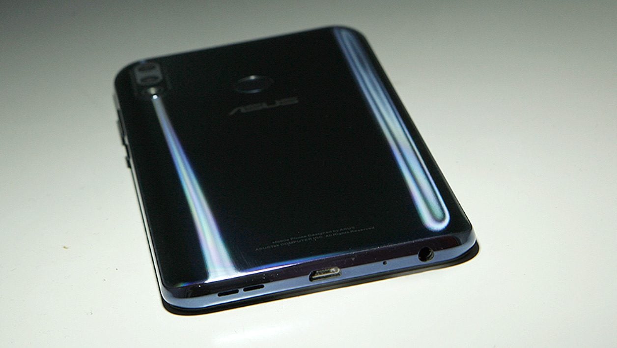 Asus-ZenFone-MAX-Pro-M2-usb.jpg