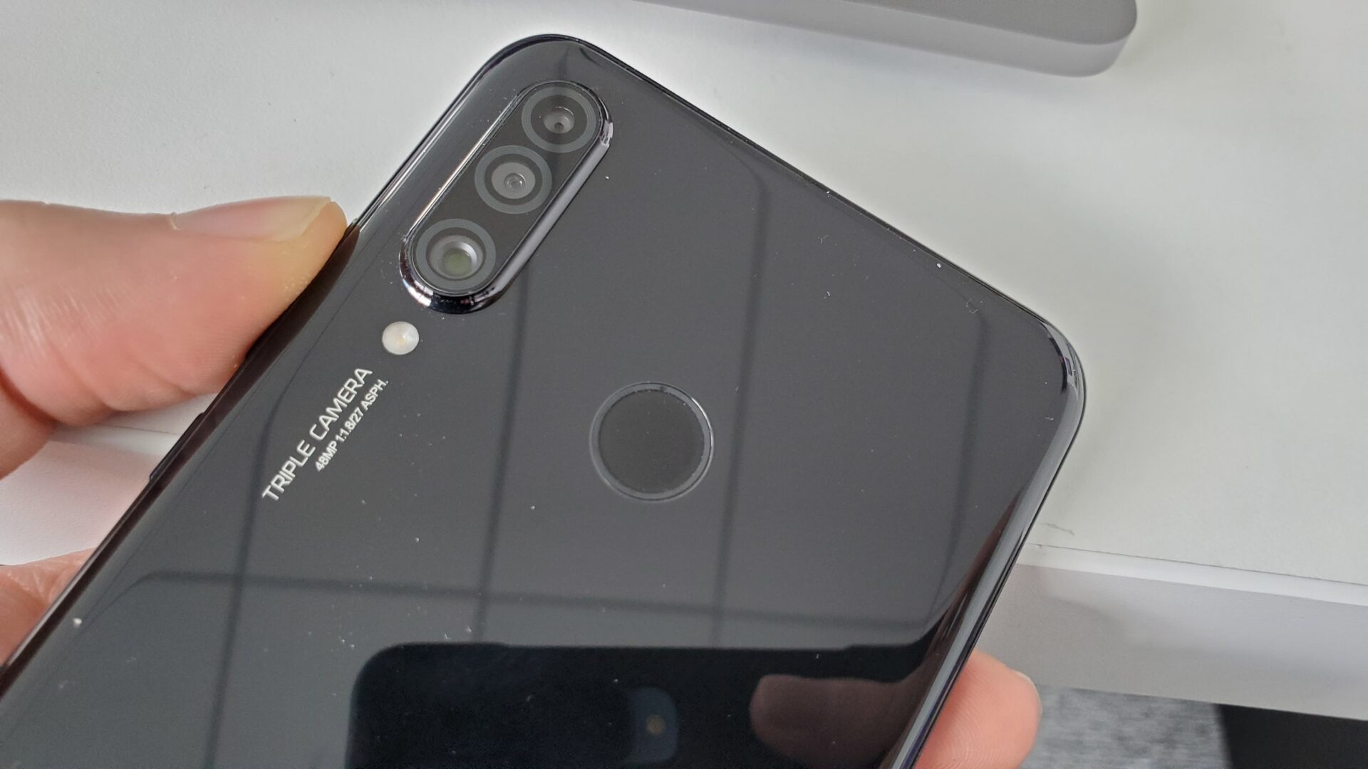 Huawei P30 Lite : le triple module photo.