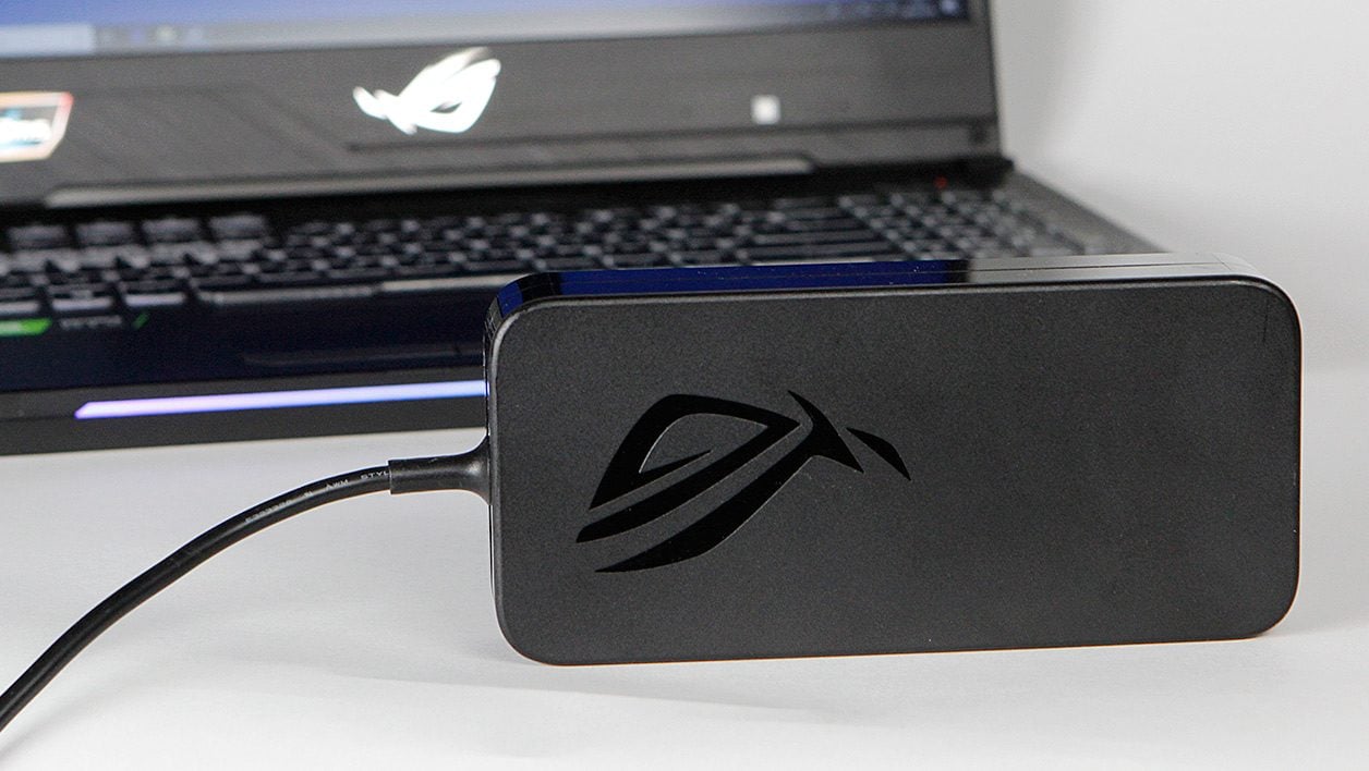 Asus-ROG-Strix-Hero-II-(G515GV-ES048T)-alim.jpg
