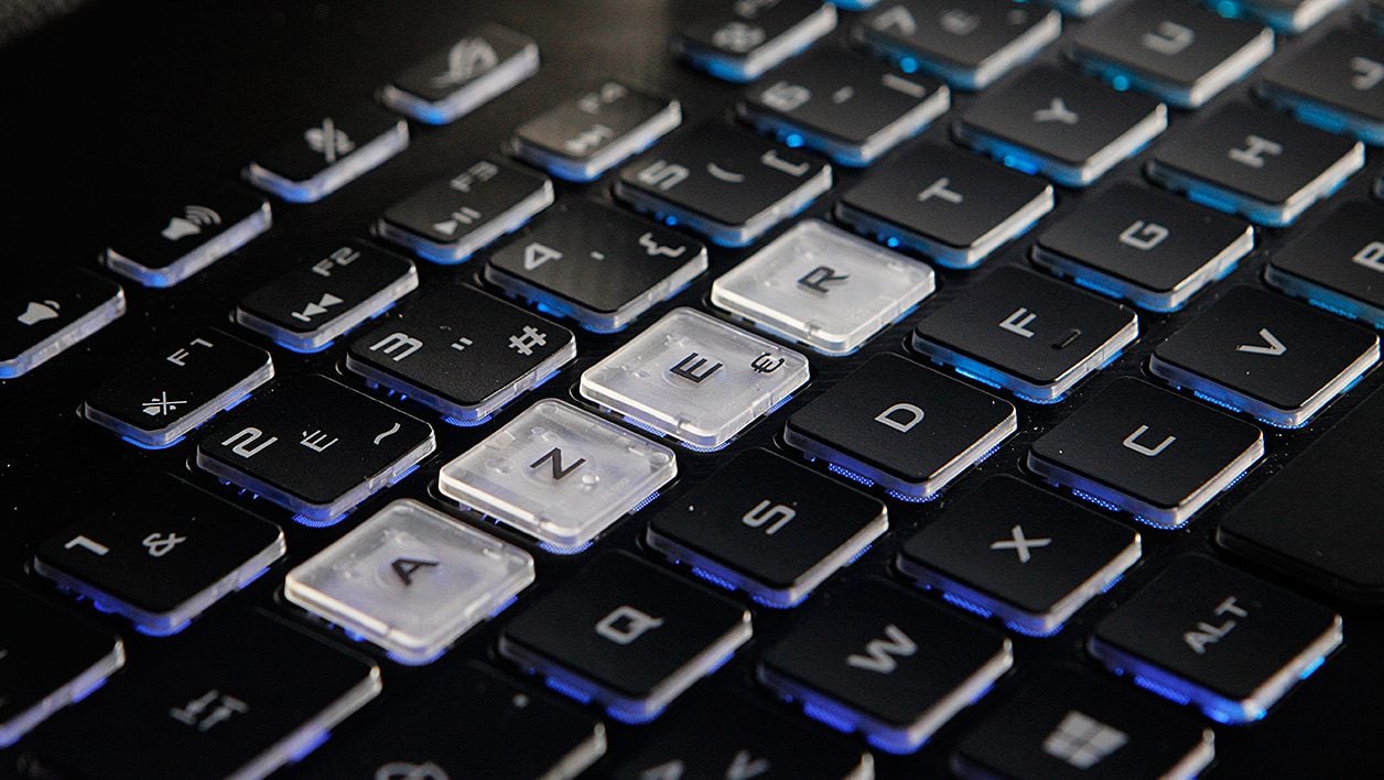 Asus-ROG-Strix-Hero-II-(G515GV-ES048T)-touches.jpg