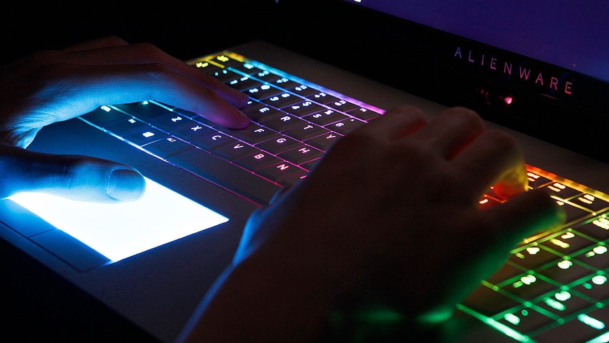 Dell-Alienware-Aera-51m-tclavier-retro.jpg