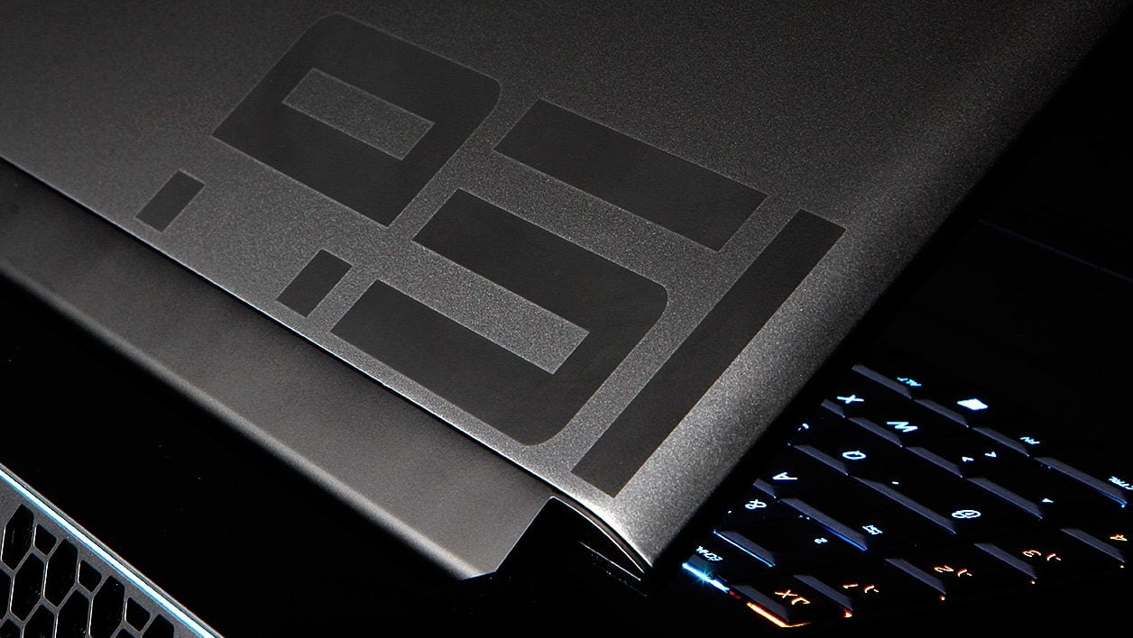 Dell-Alienware-Area-51m-n00aw51m11-logo-dos.jpg