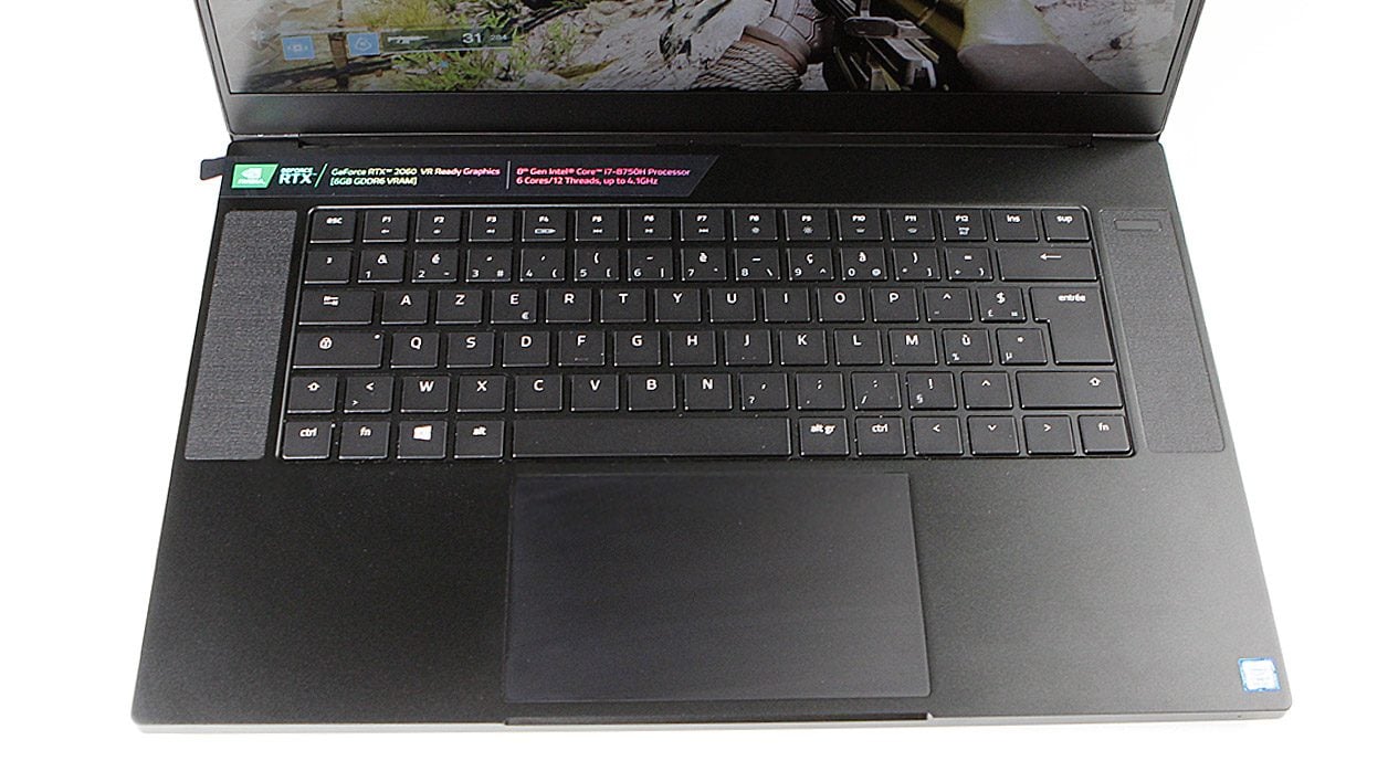 Razer---Blade-15-(RZ09-02886)-rclavier.jpg