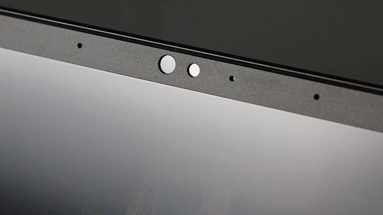 Razer---Blade-15-(RZ09-02886)-rwebcam.jpg
