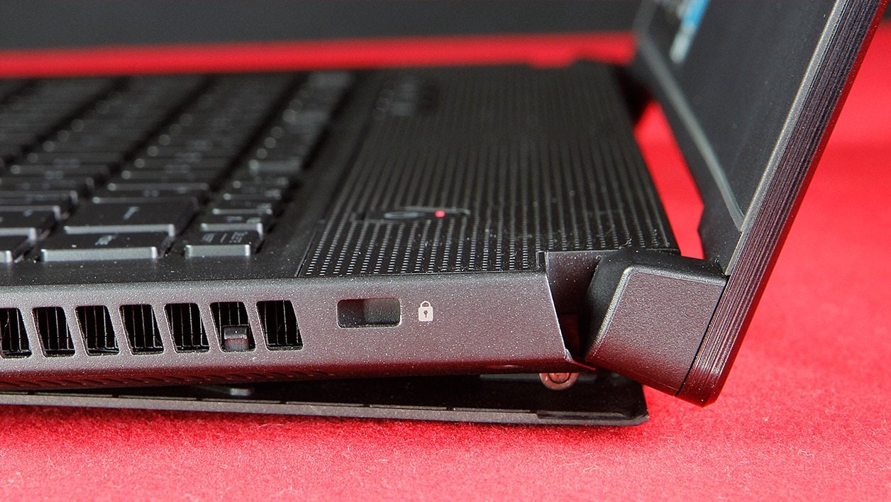 Asus-ROG-Zephyrus-S-(GX502GW)-surel.jpg