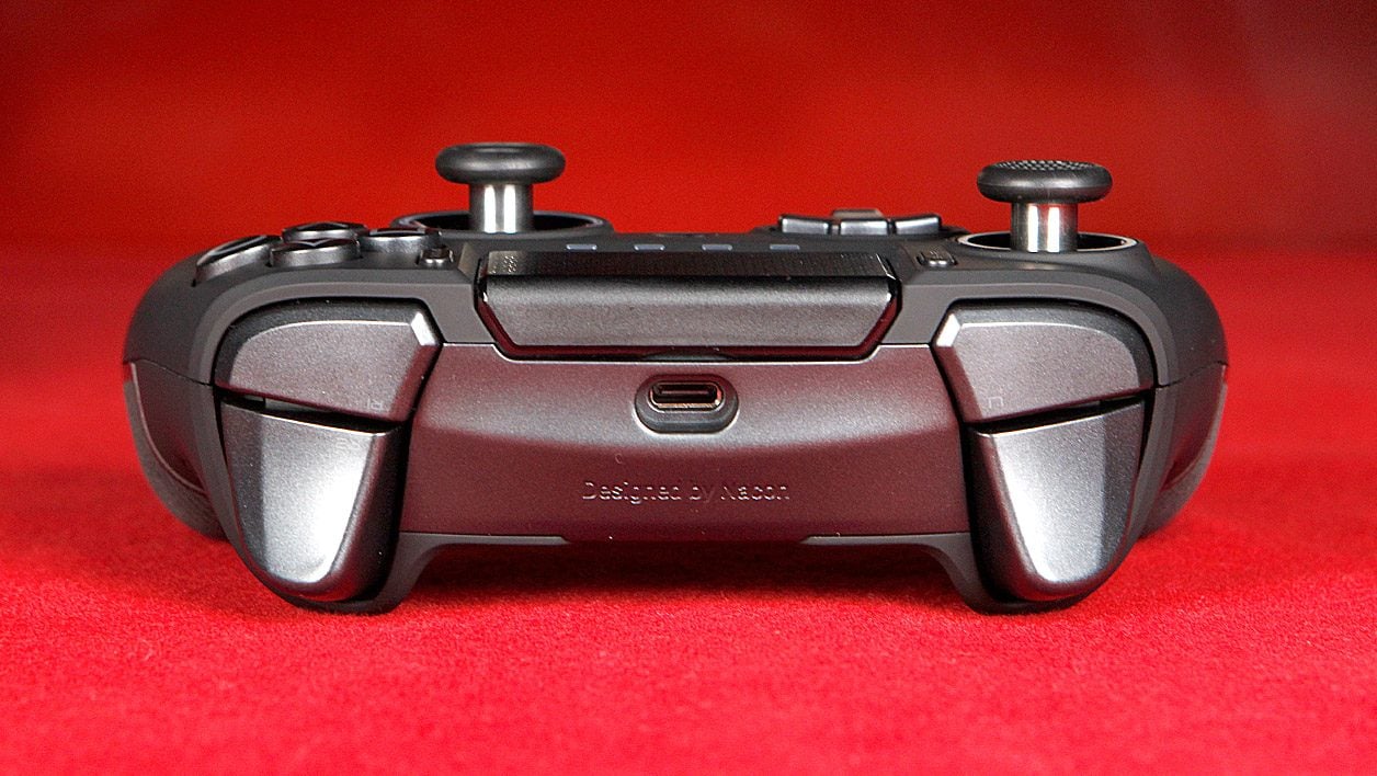 Nacon Revolution Unlimited Pro Controller