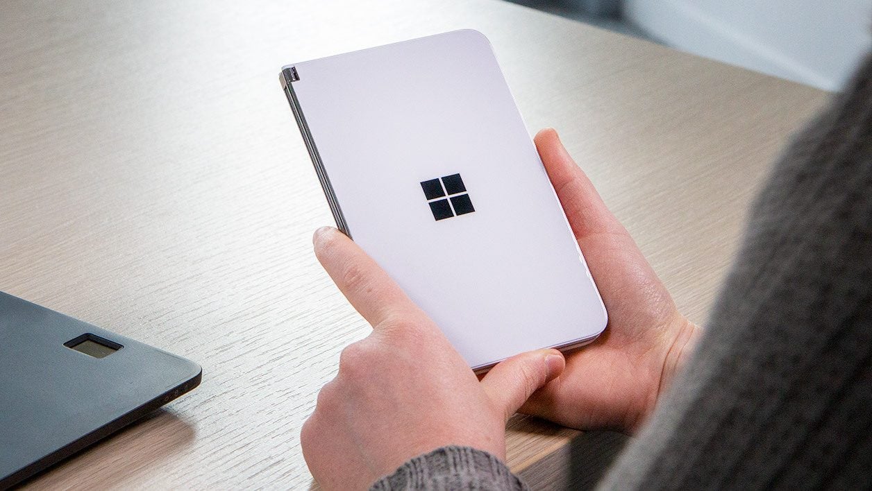 Fermé, le Surface Duo est magnifique.