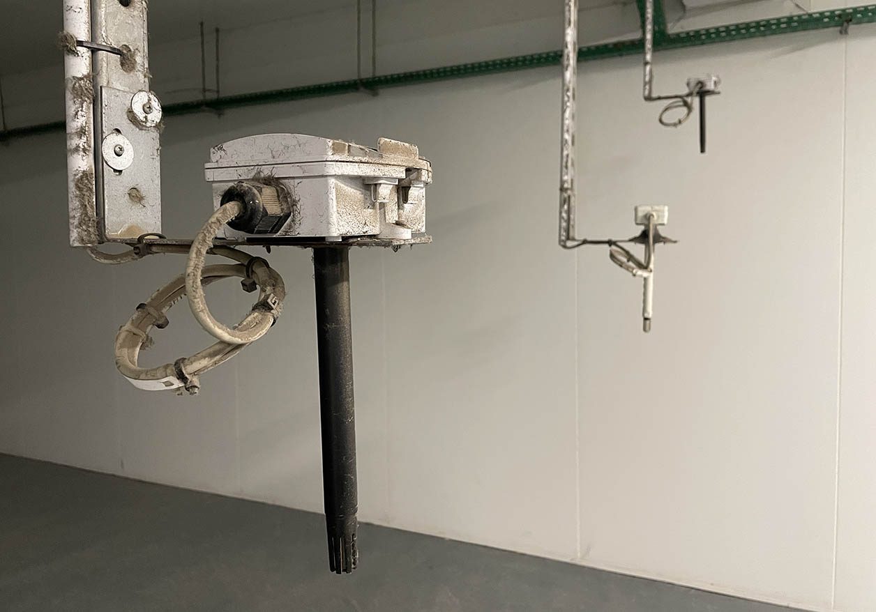 L'un des multiples capteurs chargés d'analyser l'air qui entre dans le bâtiment.