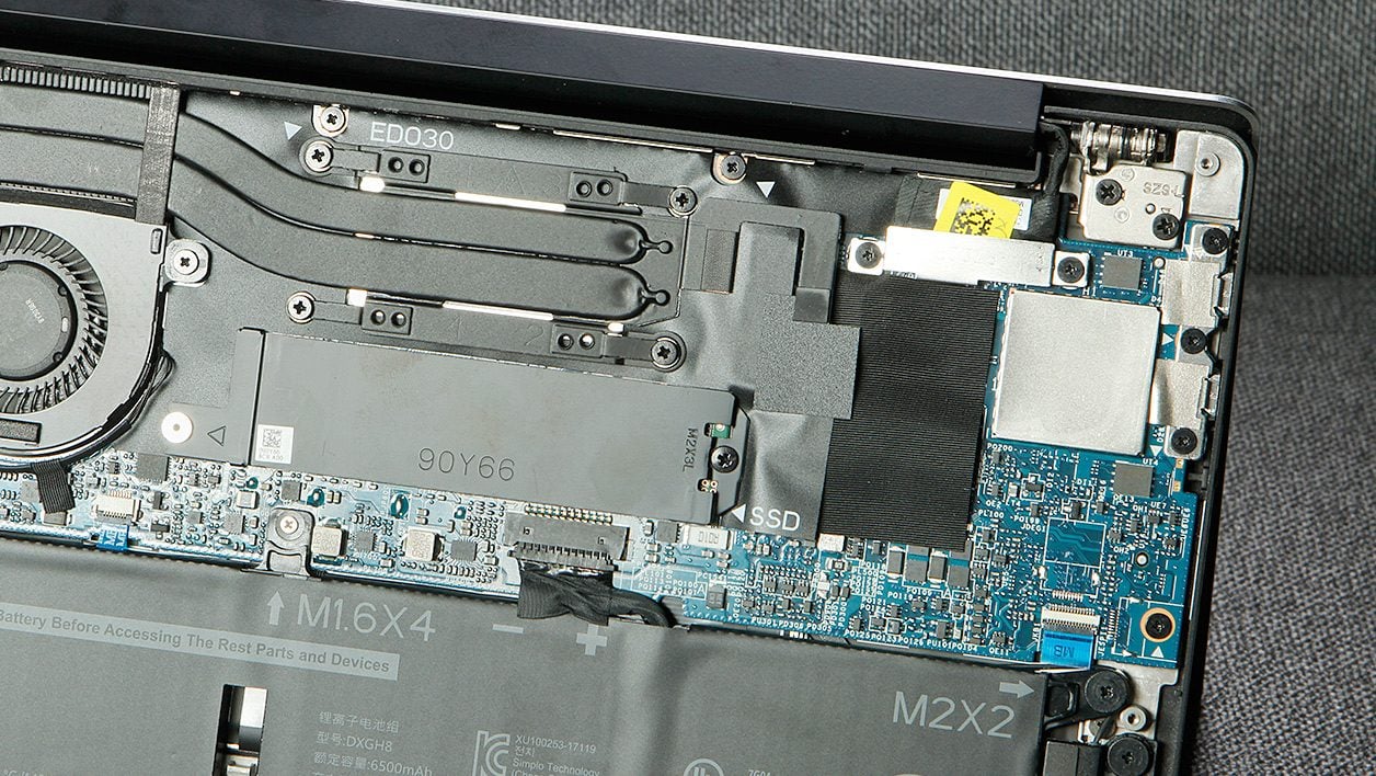 Dell-XPS-13-(cnx38002)-ssd.jpg