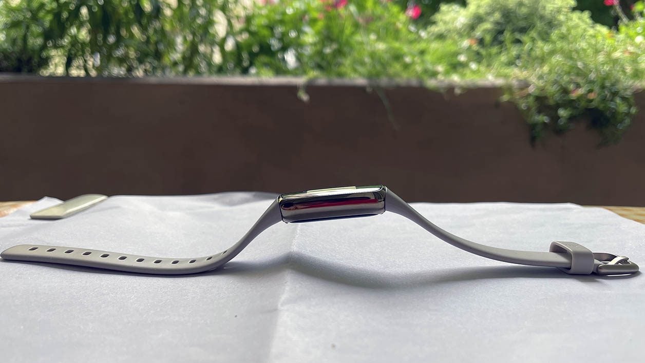 Le Fitbit Luxe est particulièrement adapté aux petits poignets. 