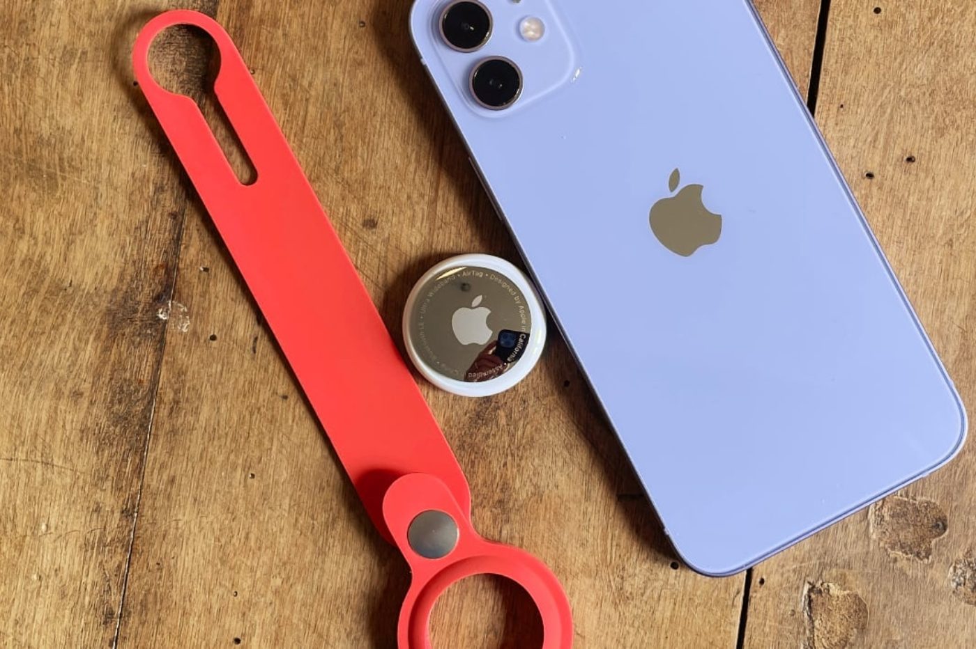 Les AirTags, d'Apple.