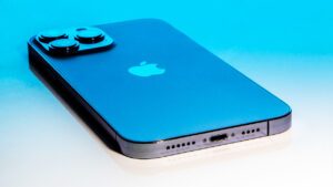 iPhone 13 Pro Max et port Lightning