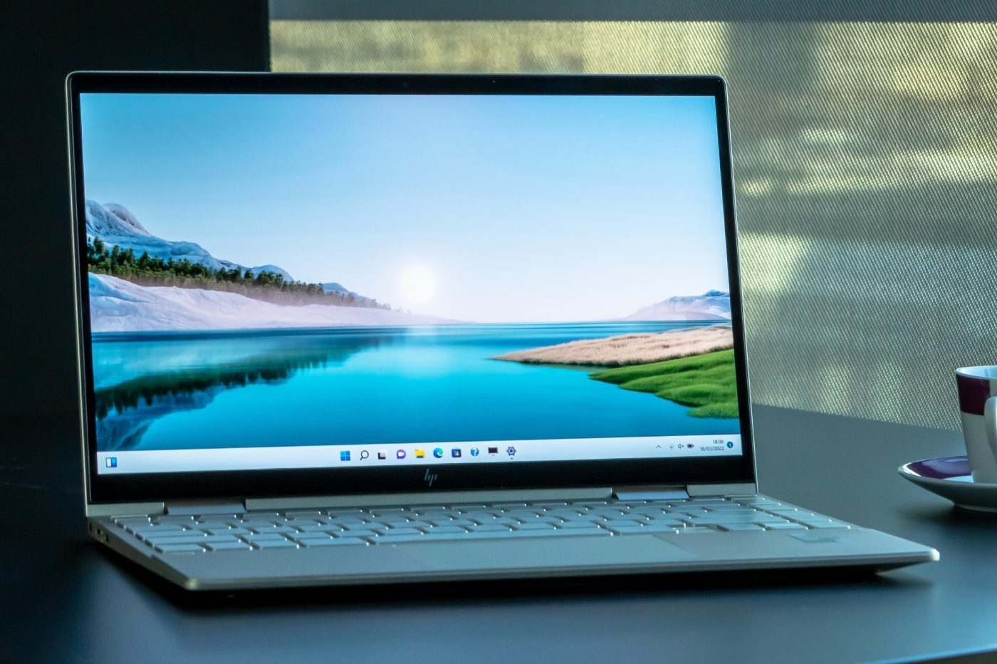 Le HP Envy X360 est un PC portable hybride de 13,3 pouces.
