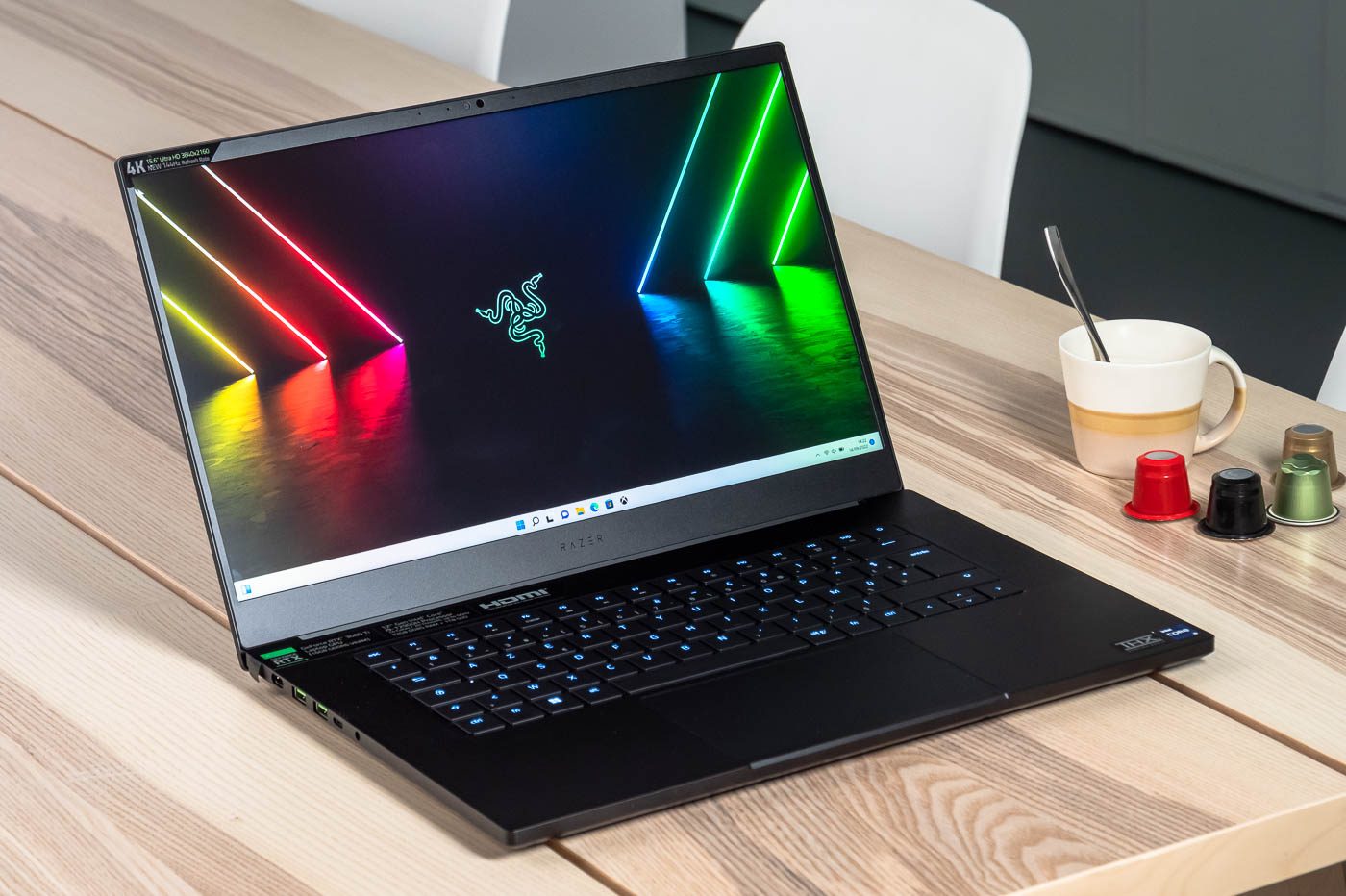 Le Razer Blade 15 est de ces portables hors de prix qui sortent la grosse artillerie pour séduire.