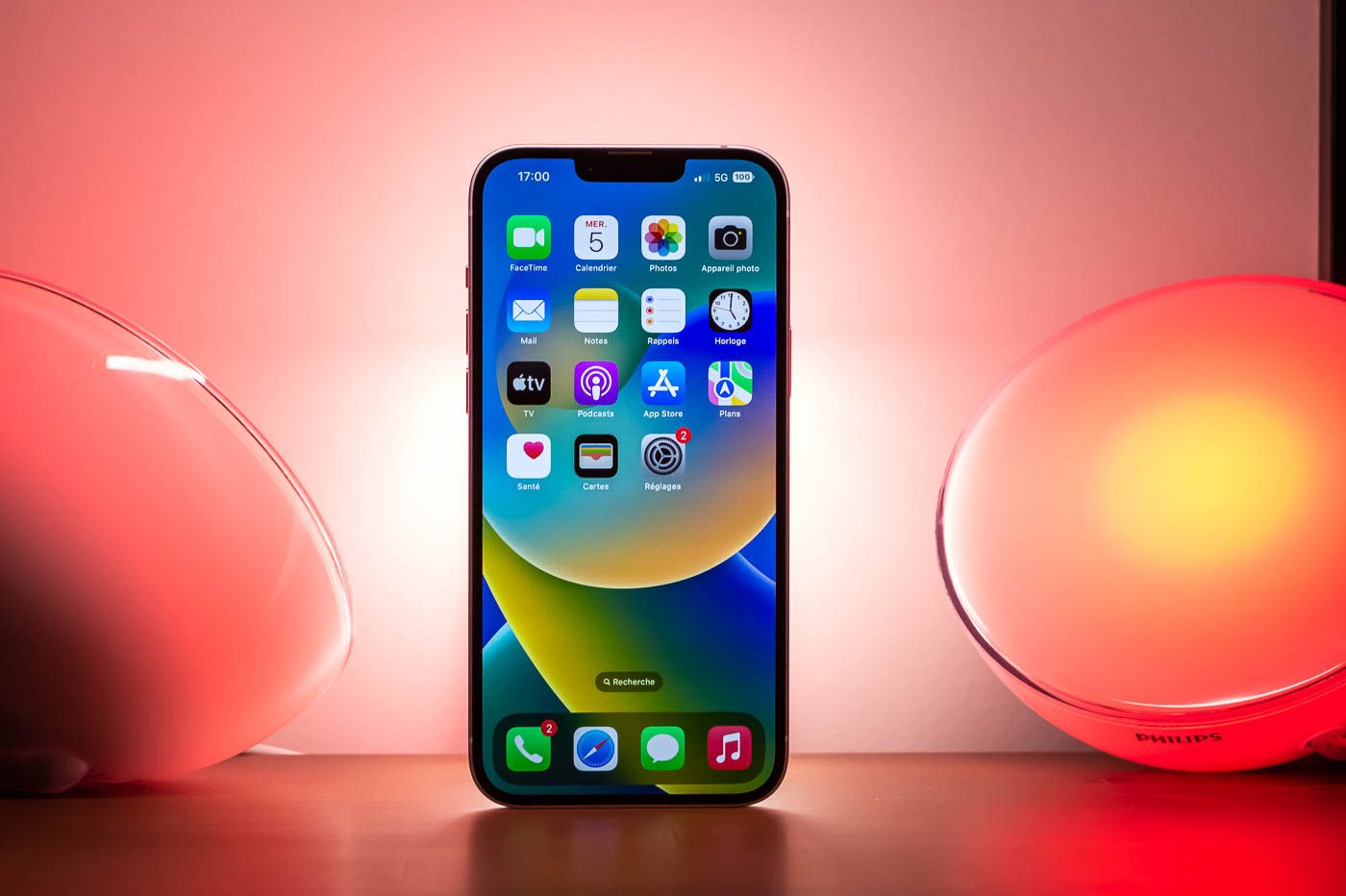 L'iPhone 14 Plus de face