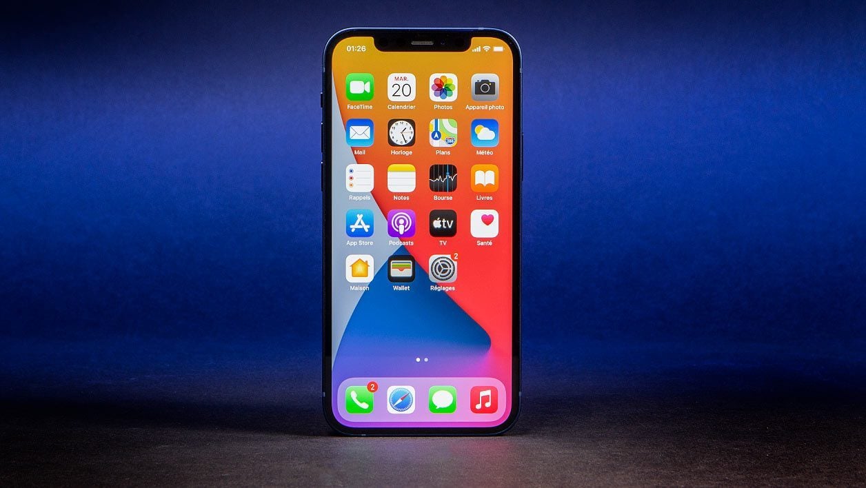 L'iPhone 12 a été le premier à bénéficier du design avec un cintrage métallique inspiré de celui de l'iPhone 4.