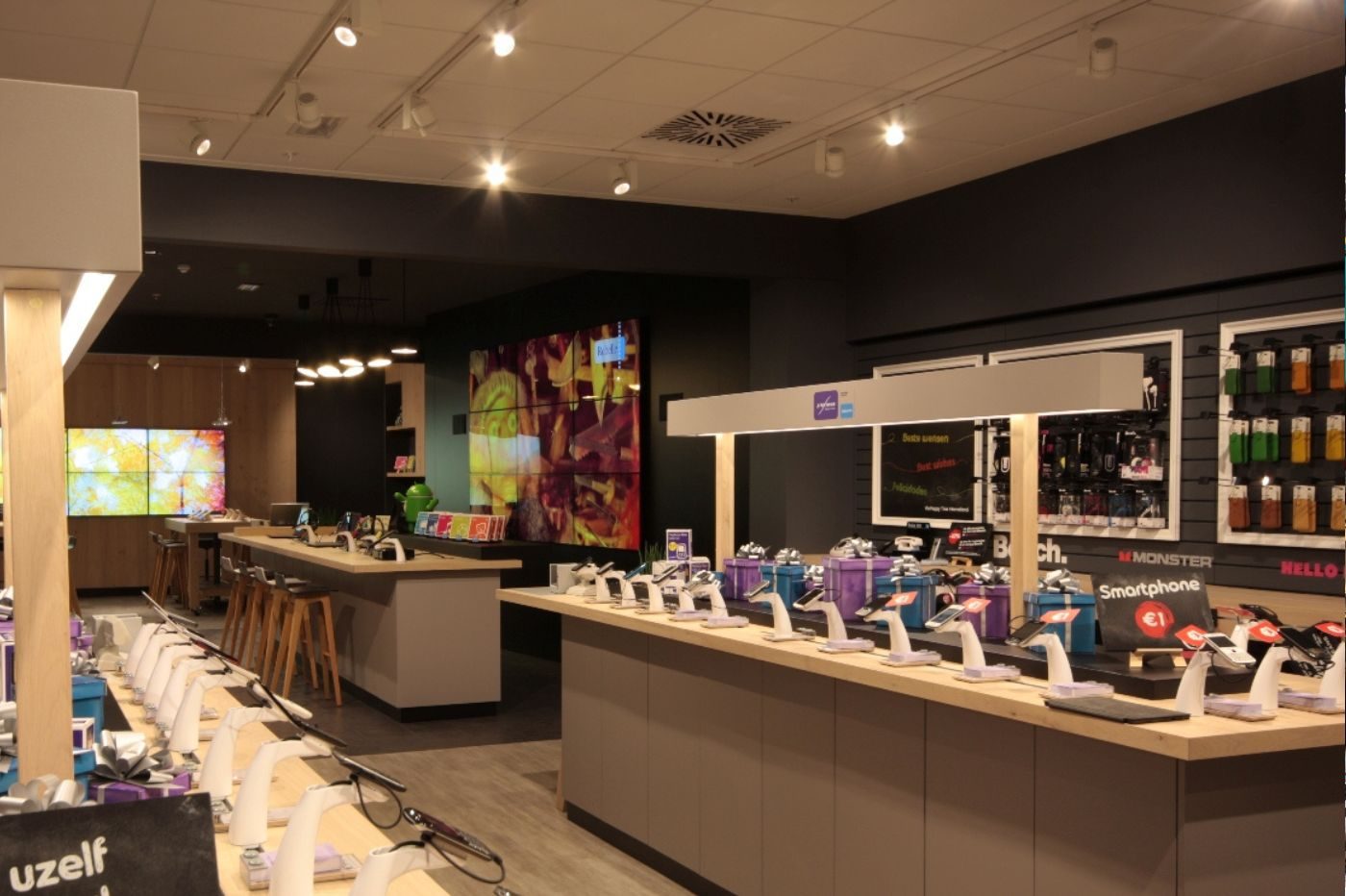Intérieur d'un magasin de smartphones