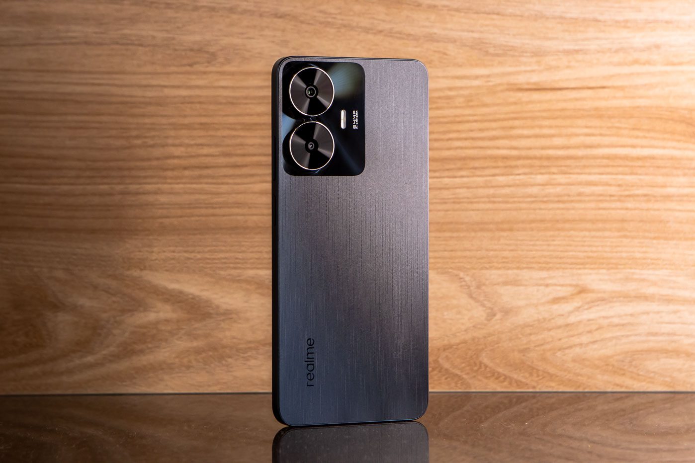 Le smartphone Realme C55 de dos