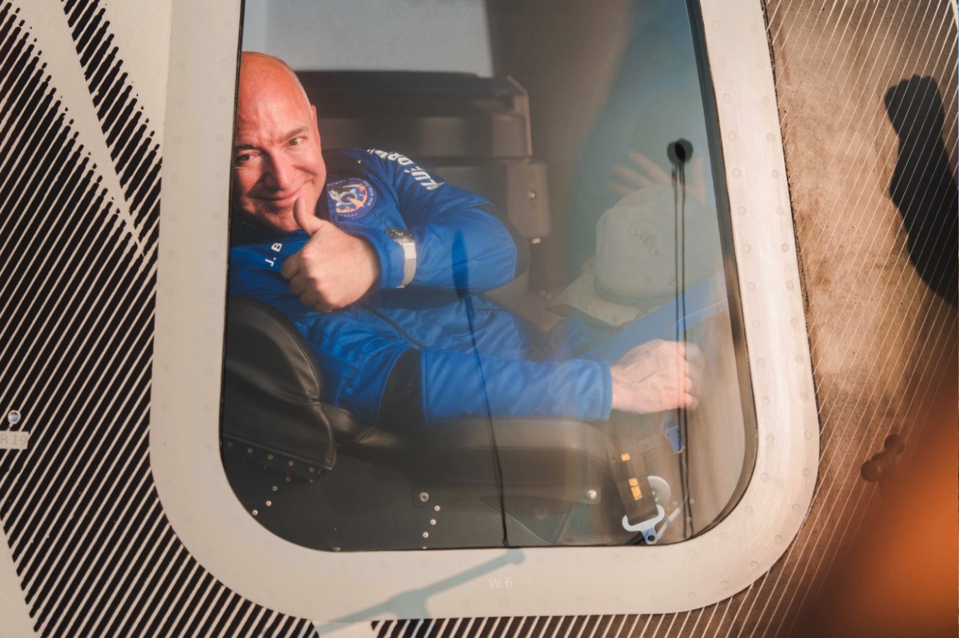 fusee blue origin avec jeff bezos