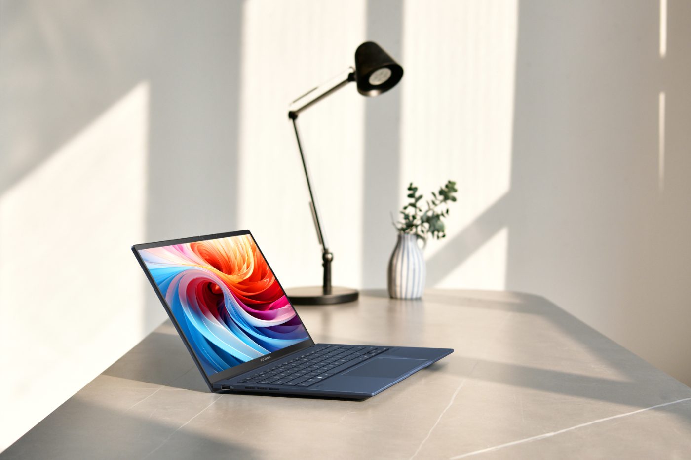 Asus Zenbook 14 Oled (UX3405)
