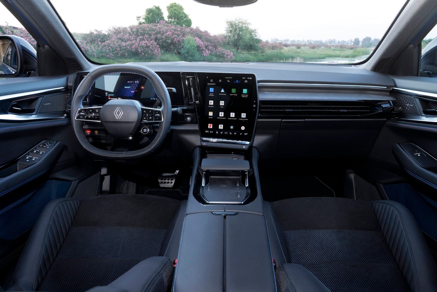 Renault Rafale E Tech Hybrid Esprit Alpine Bleu Sommet (2)