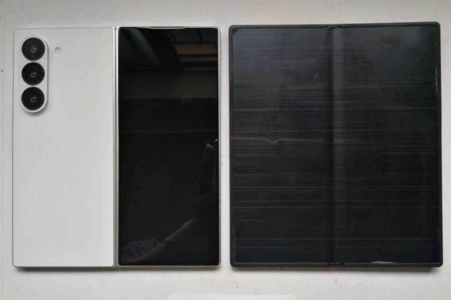 Galaxy Z Fold 6 Dummy Unit