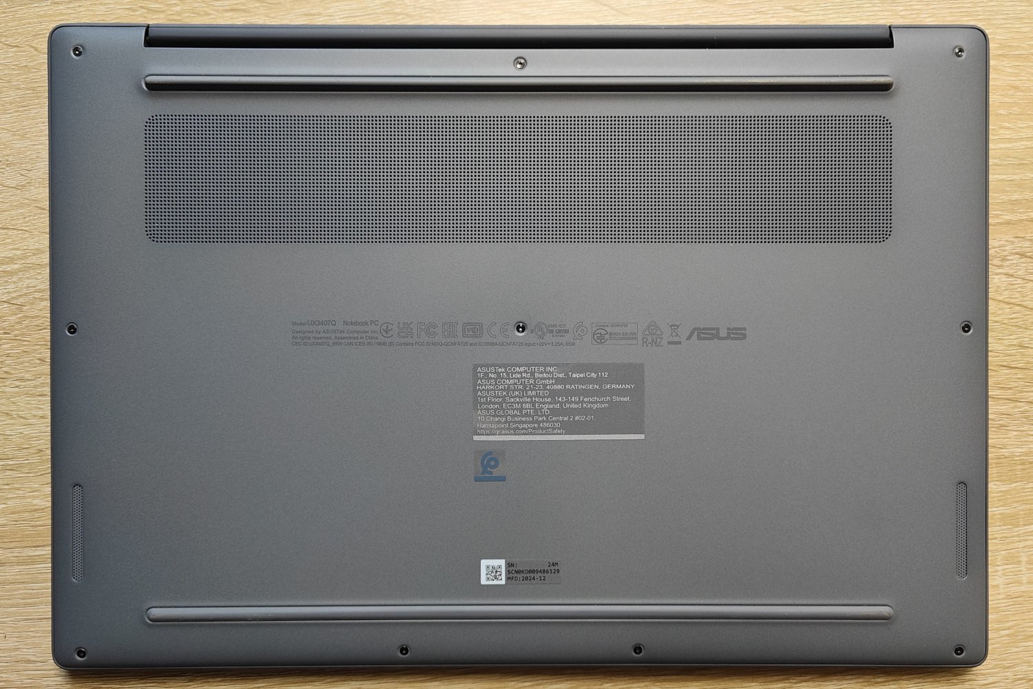 Asus Zenbook A14 Ux3407q Back