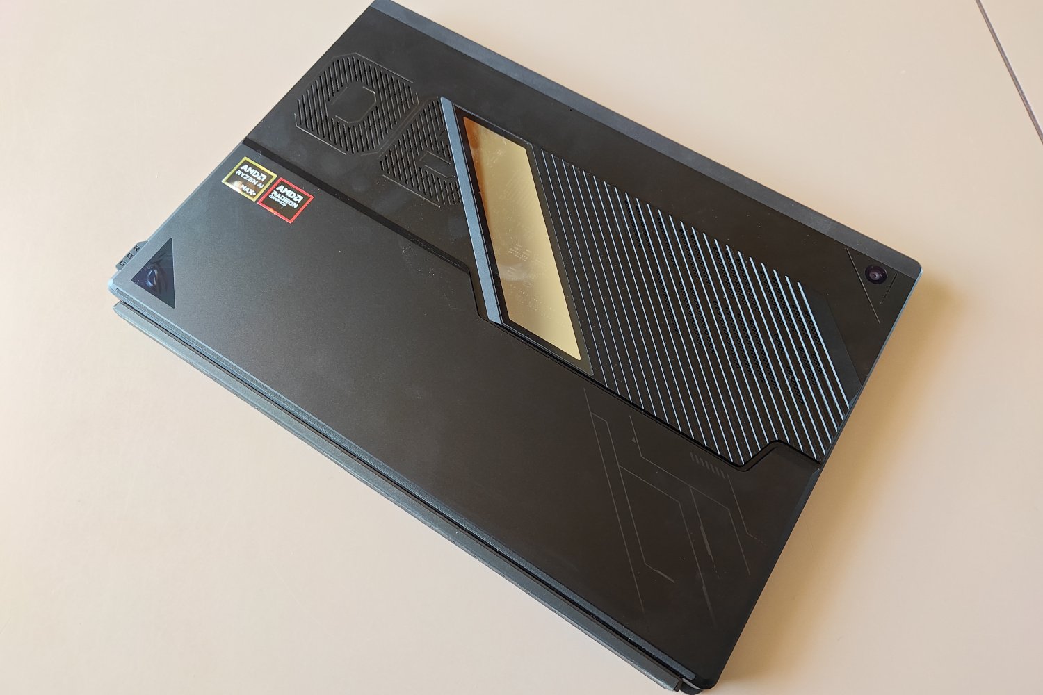 Asus Rog Flow Z13 Arrière Plat