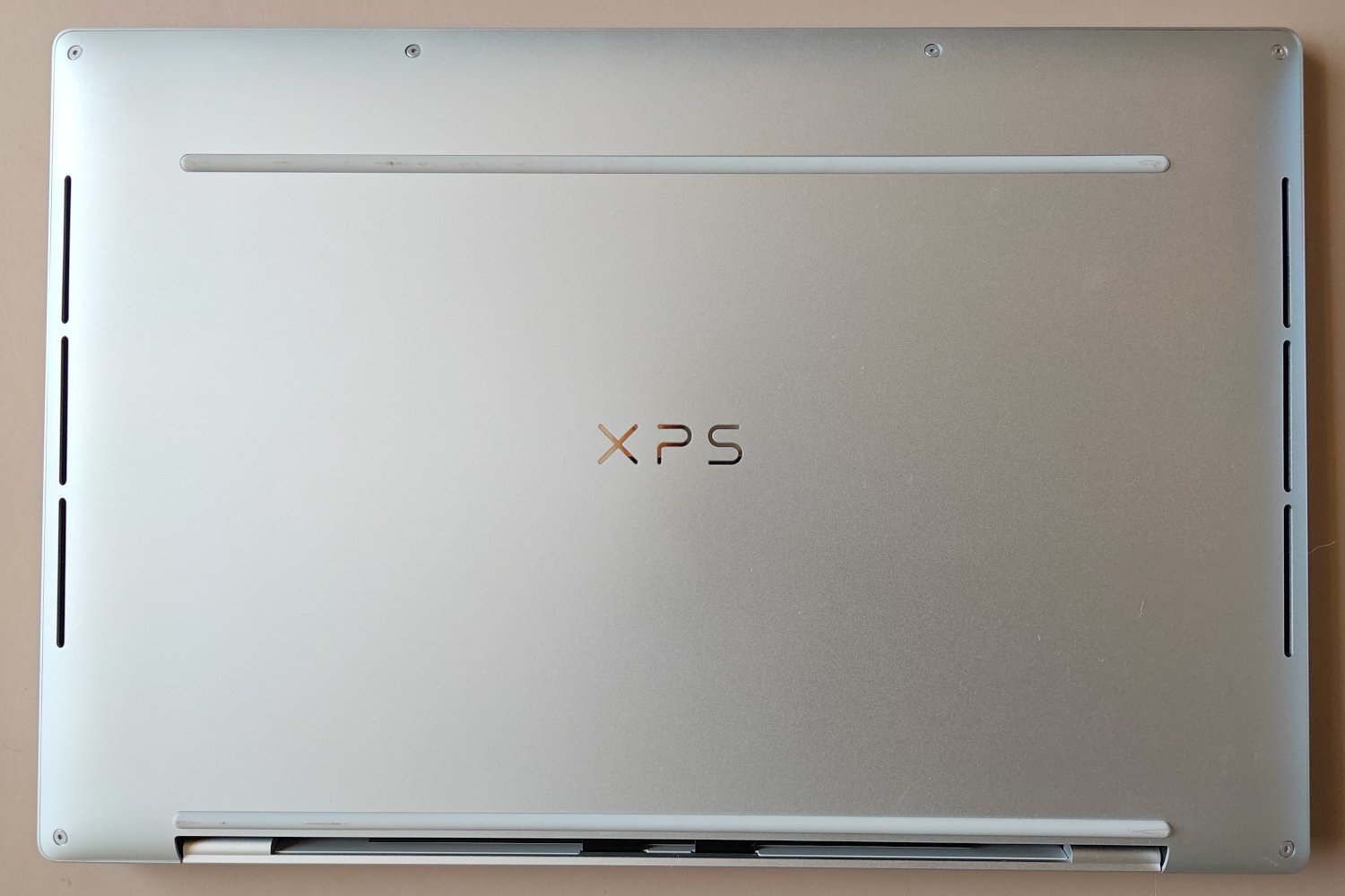 Dell Xps 13 9345 Snapdragon Test Arrière