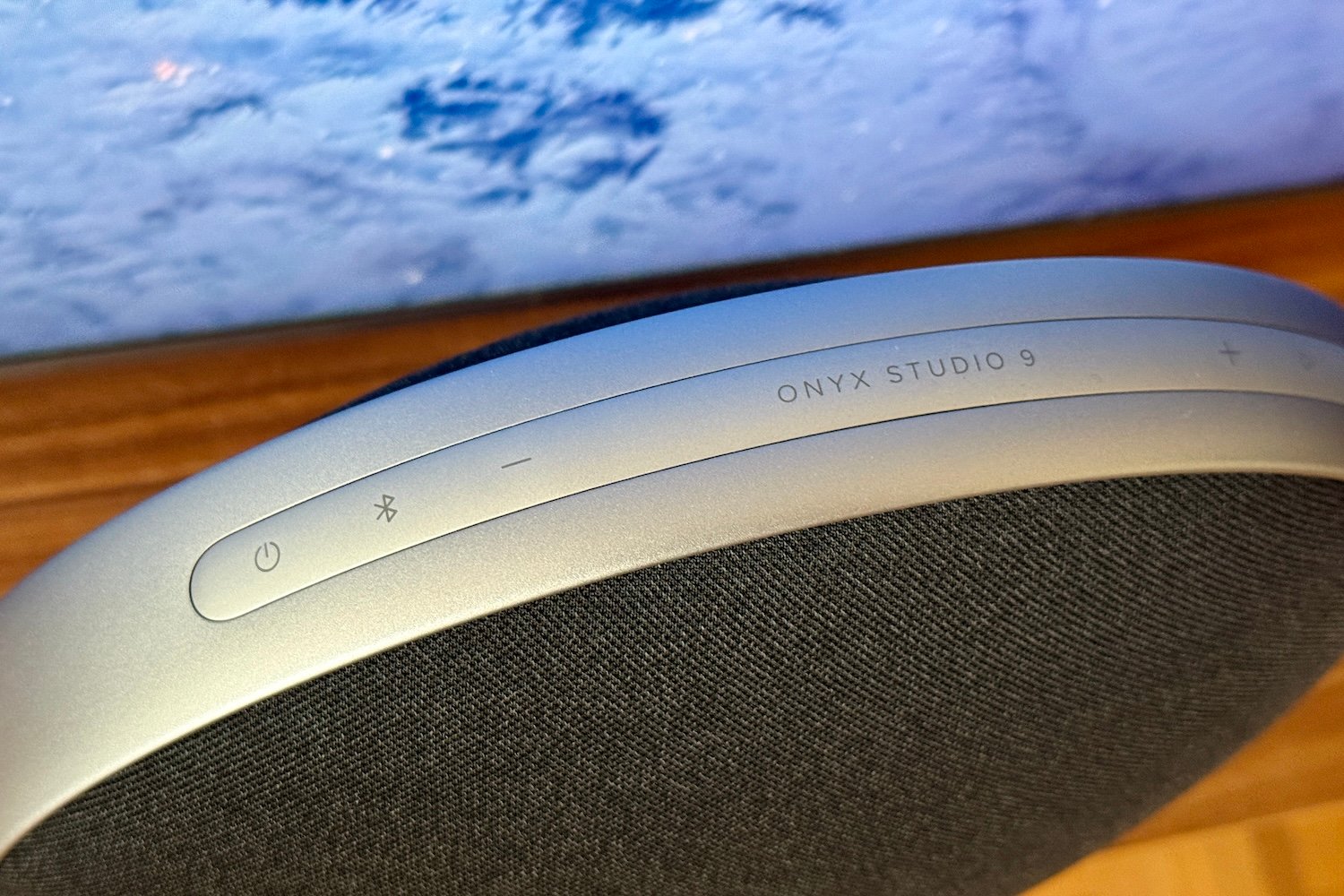 Harman Kardon Onyx Studio 9 4