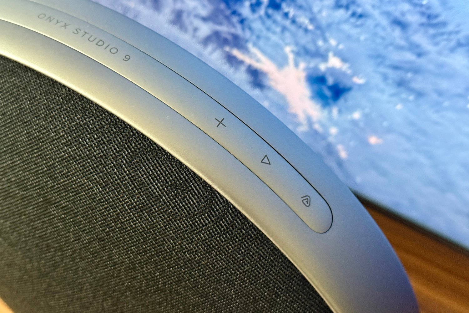 Harman Kardon Onyx Studio 9 5