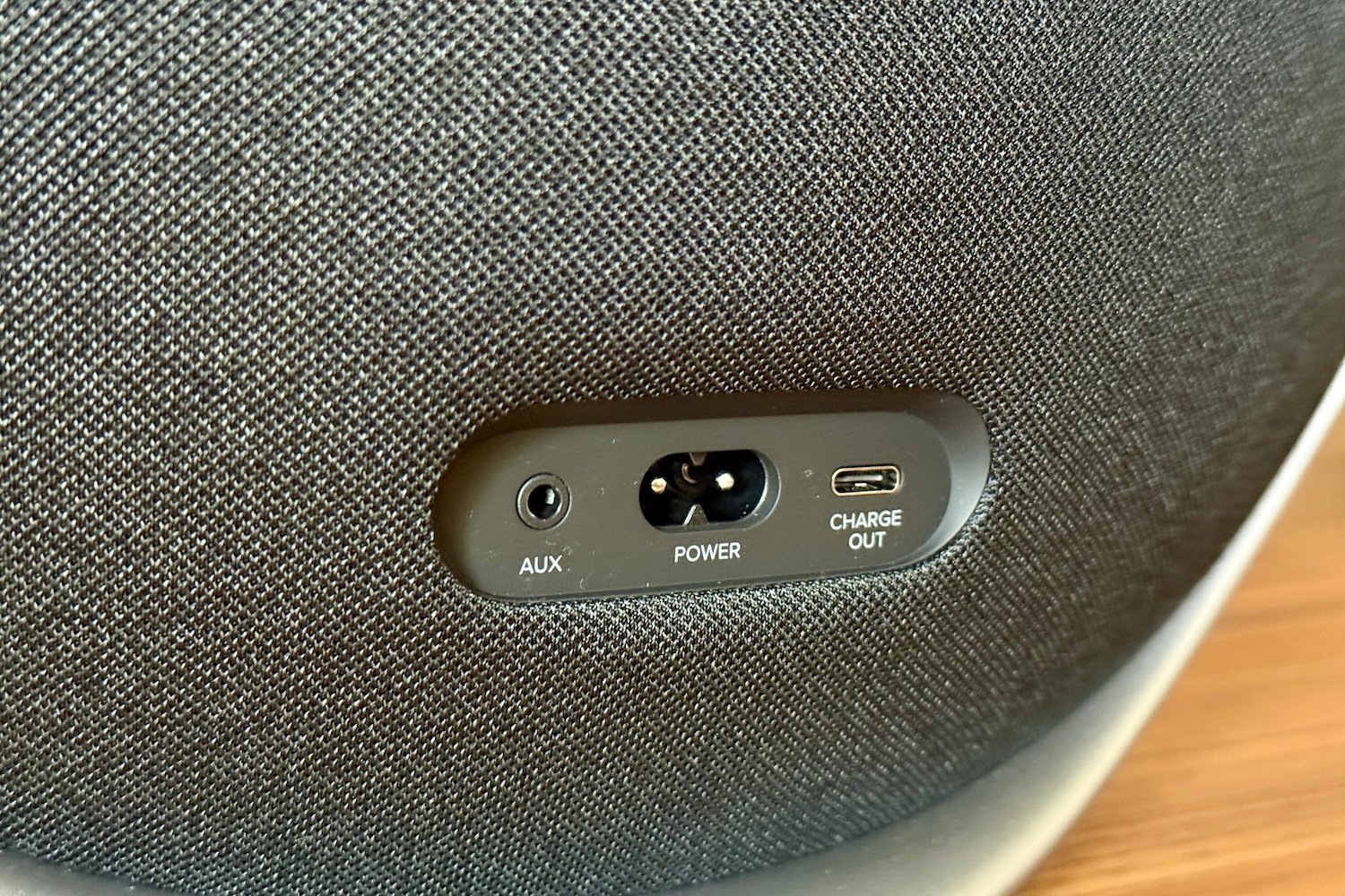 Harman Kardon Onyx Studio 9 6
