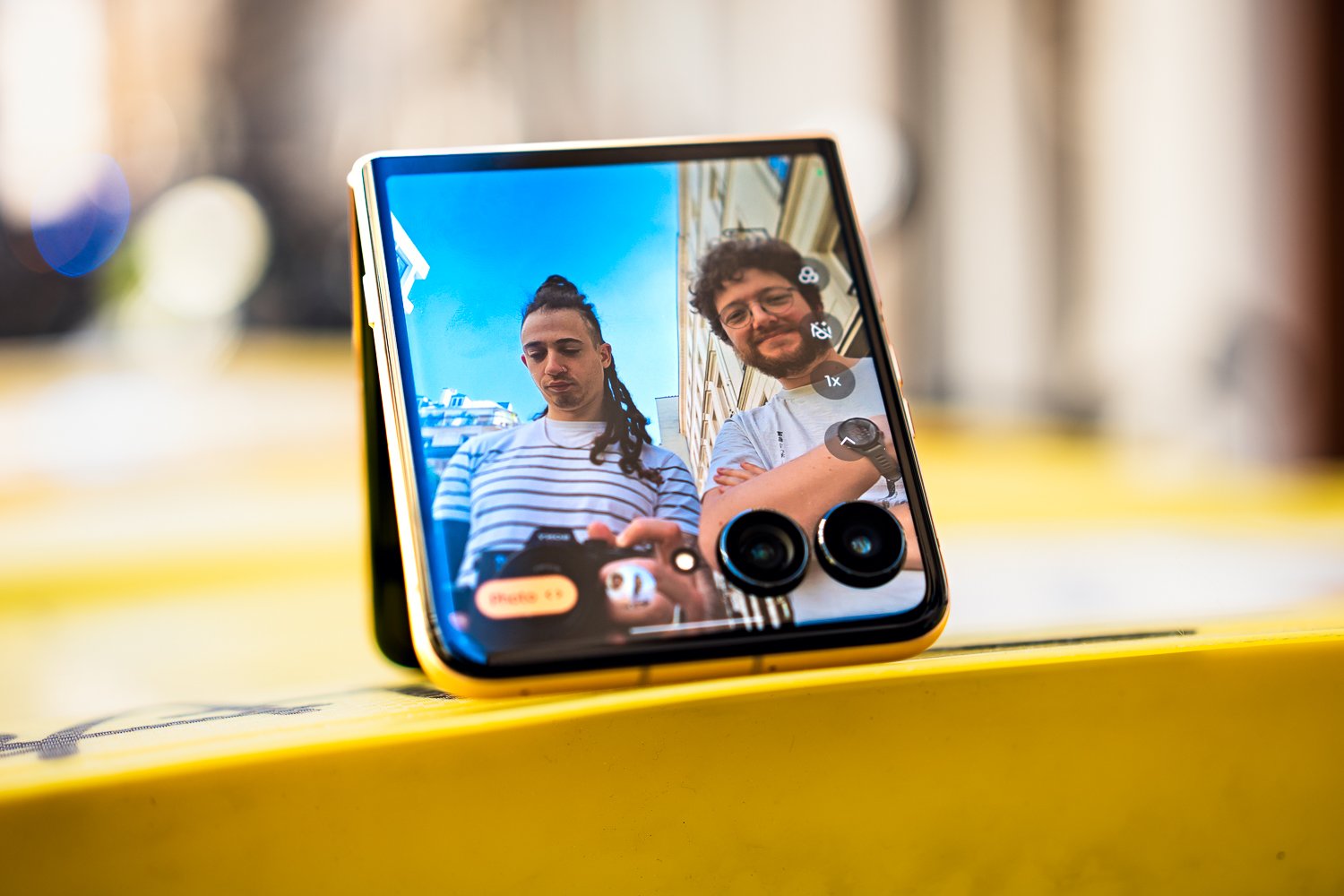 Test Motorola Razr 60 Ultra Avis Chevalet