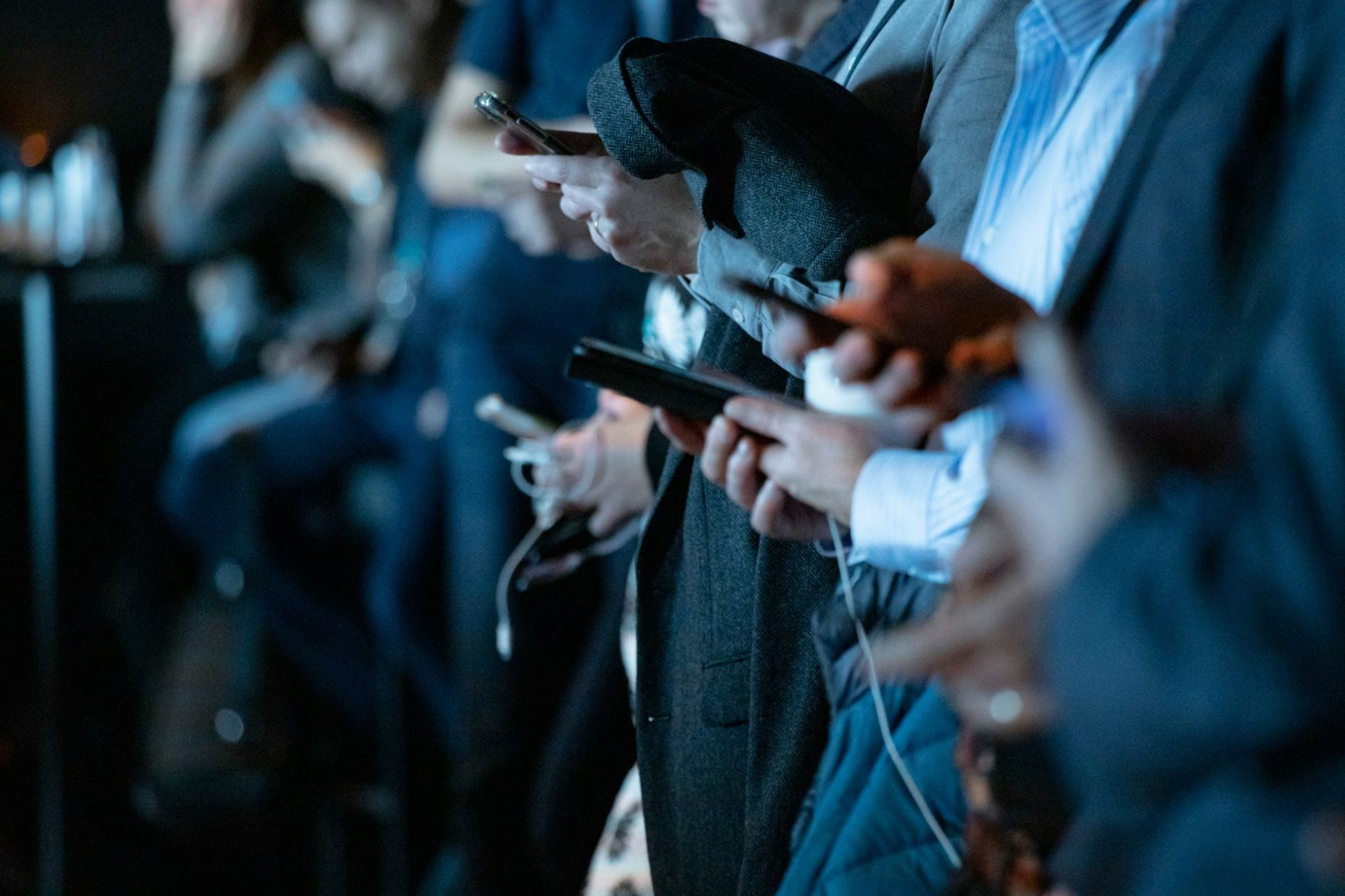 Surveillance Réseaux Sociaux Smartphones