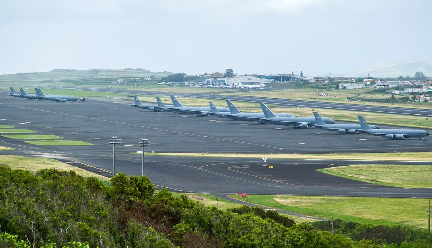 Lajes Avion Ravitailleur Americains