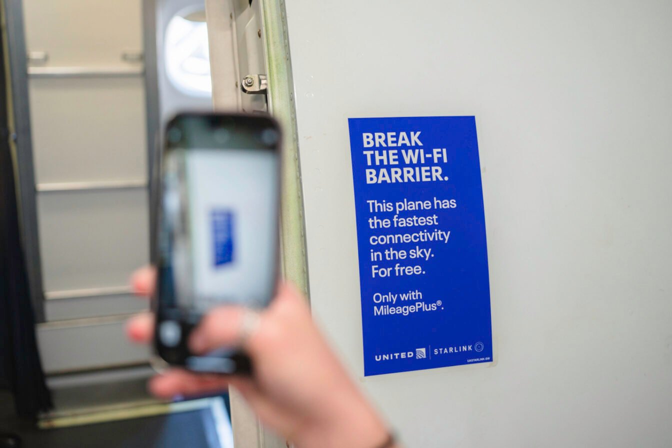 United Airlines Starlink Internet Wifi