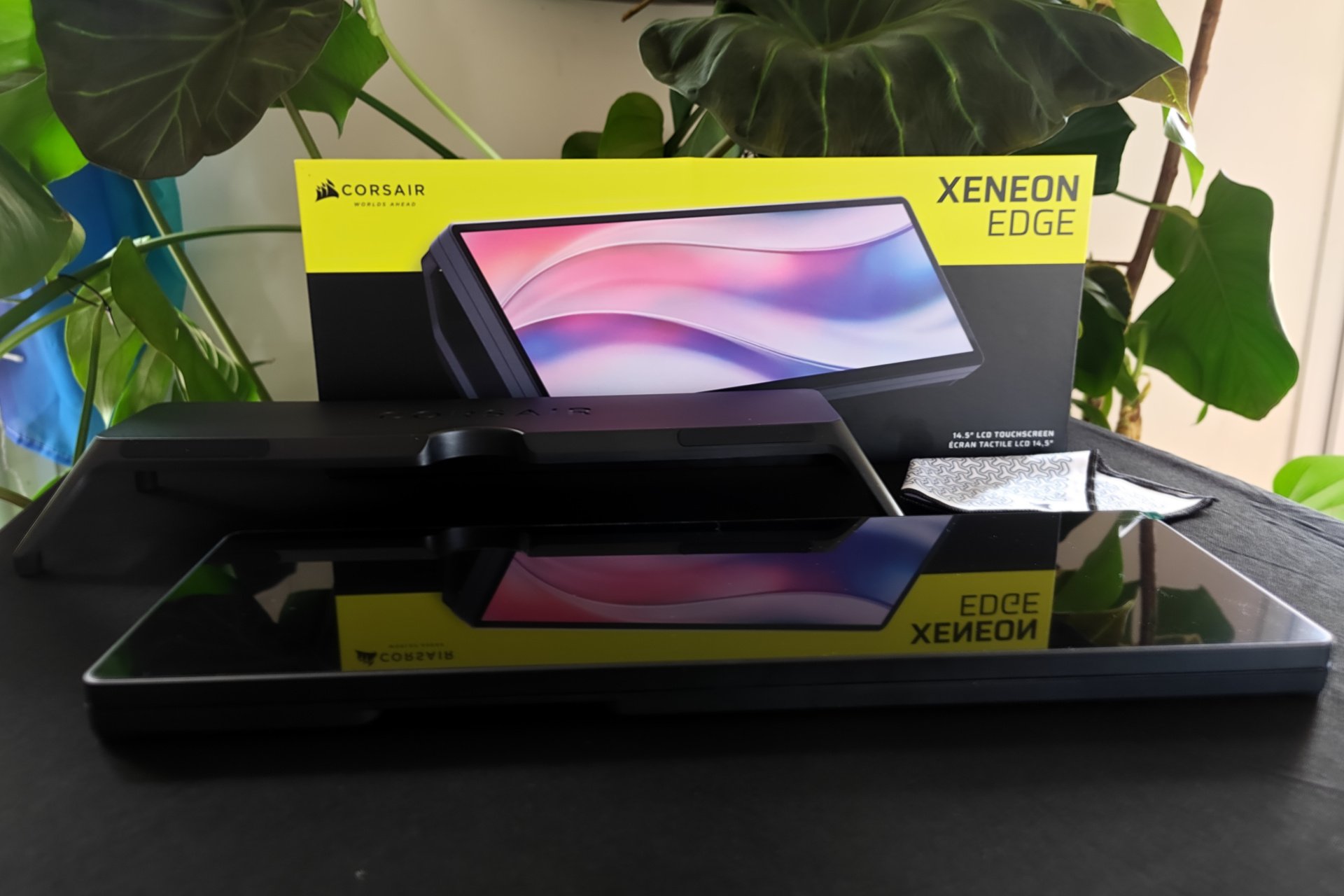 Corsair Xeneon Edge Bundle
