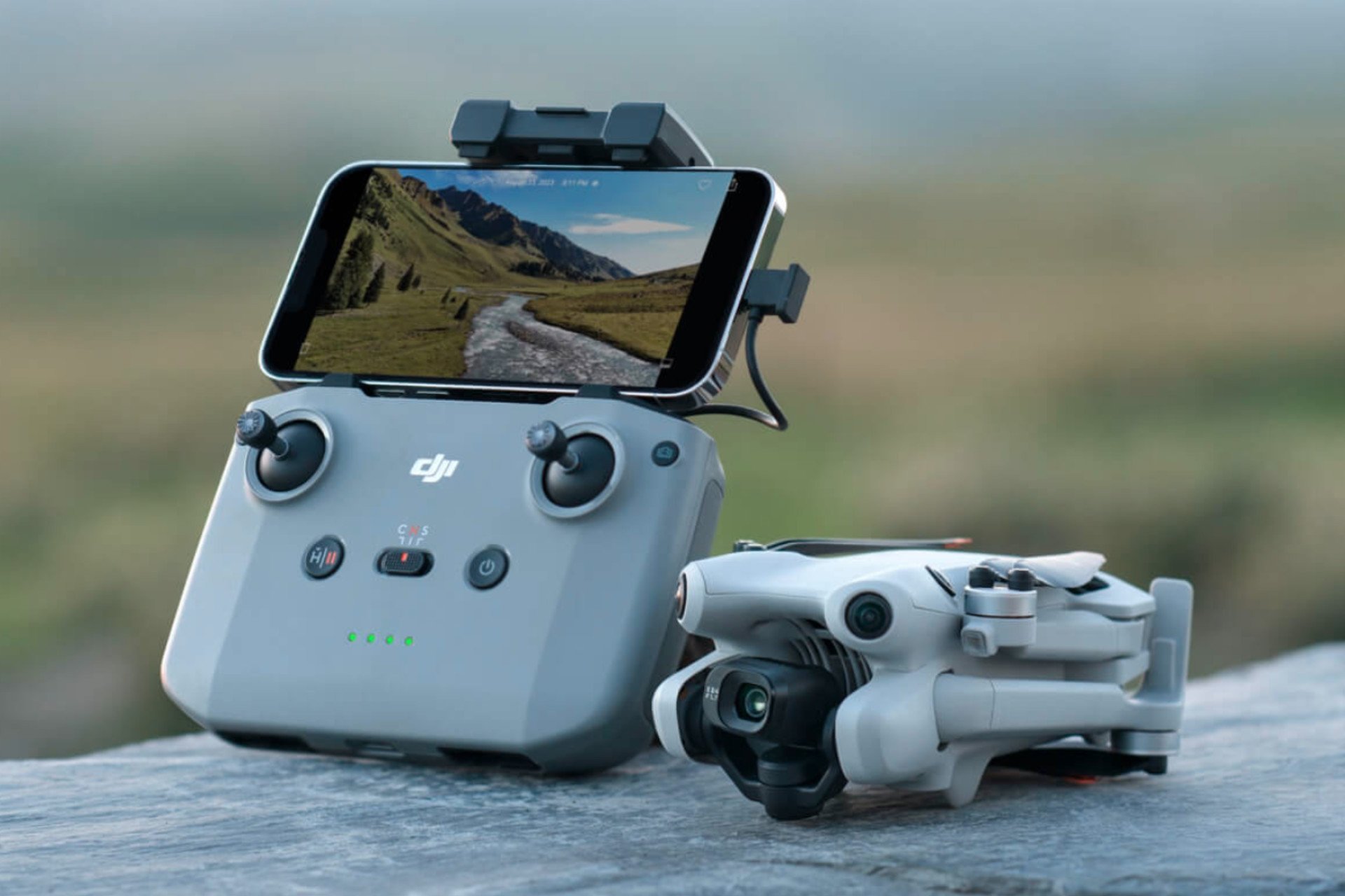 DJI Mini 4 Pro avec RC2