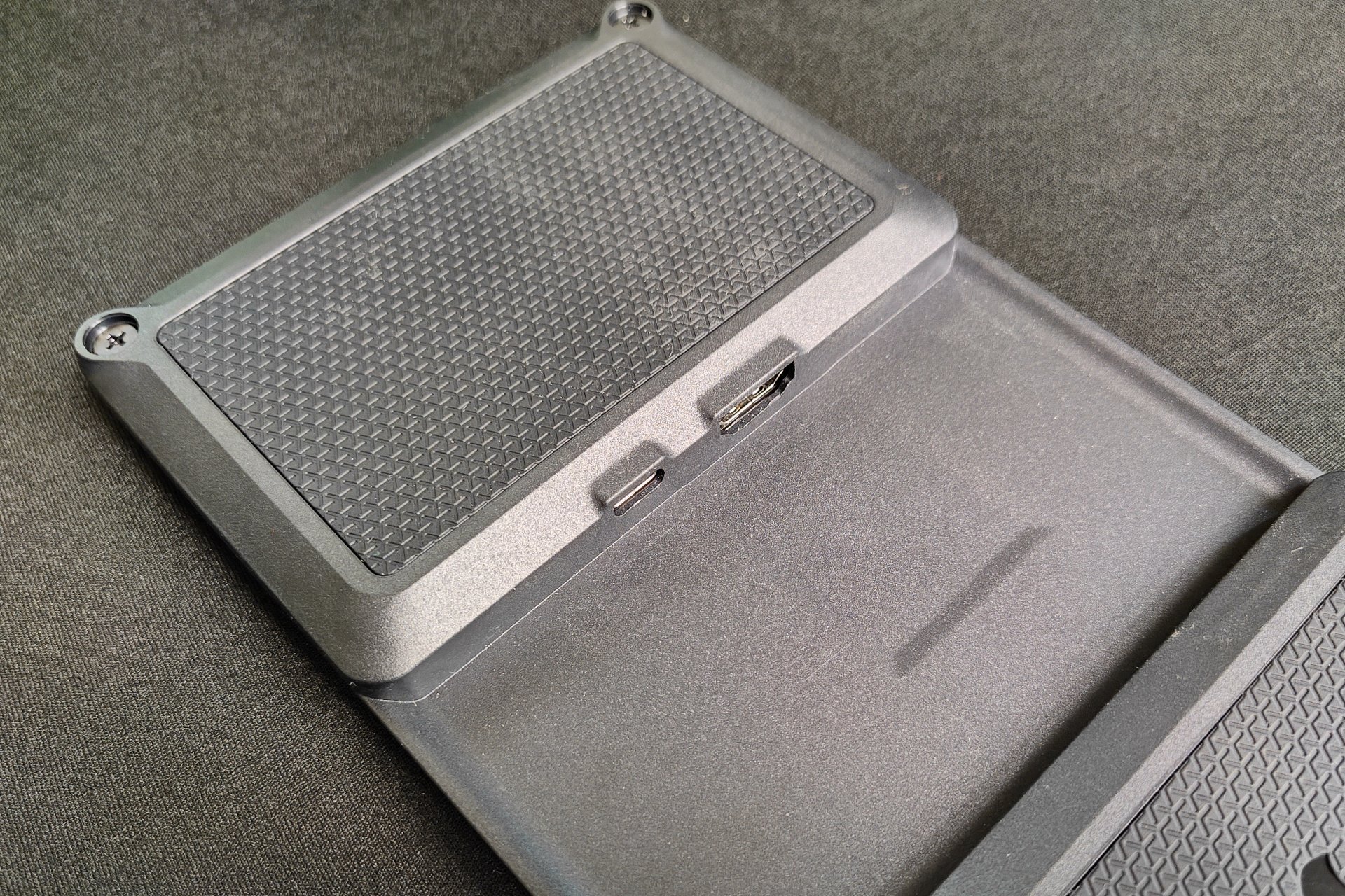 Corsair Xeneon Edge Connectique