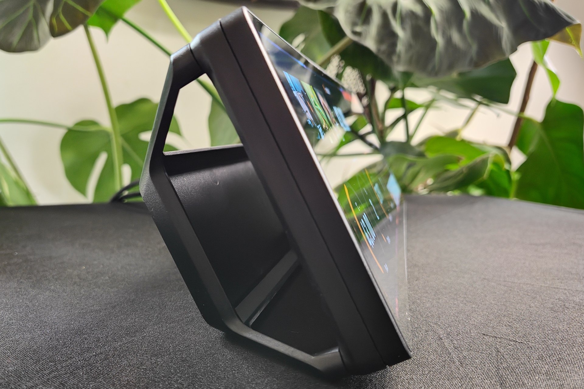 Corsair Xeneon Edge Cote