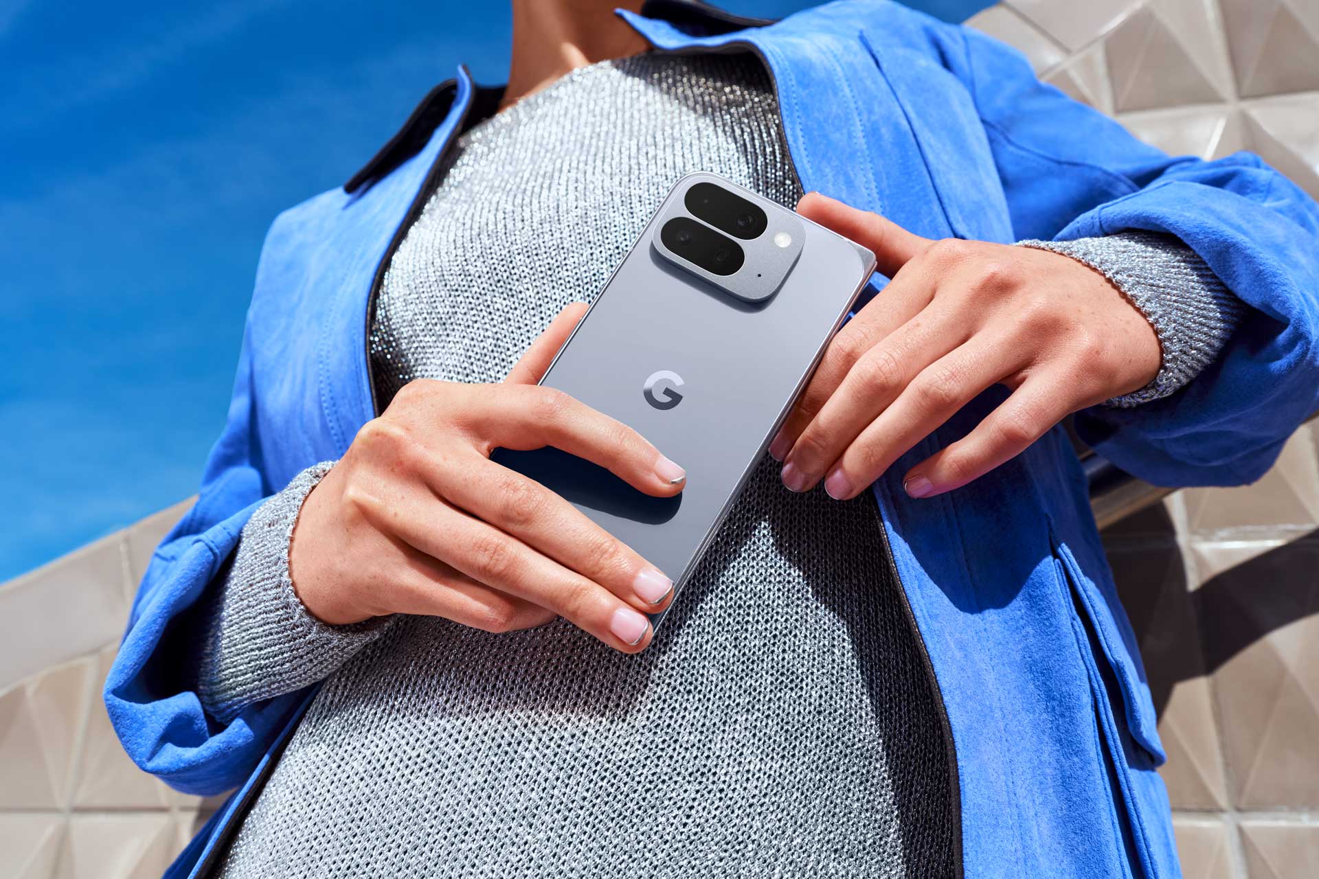Google Pixel 10 Pro Fold Moonstone 1