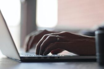 Cnil Internaute Clavier Mains